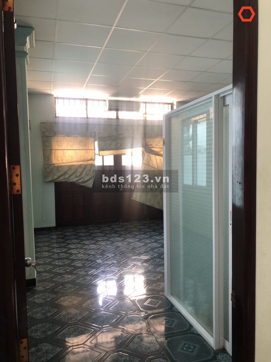 Siêu Phẩm HXT Hoàng Hoa Thám 7.5x35m, 1trệt, 2lầu. Giá tốt