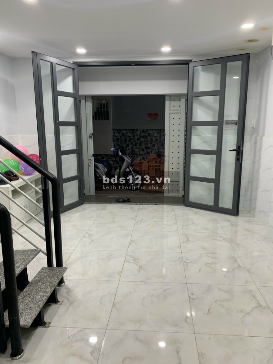 Nhà 2 tầng, Hoàng Sa, P.5, Tân Bình. Có chỗ đậu ô tô. 4,1 tỷ