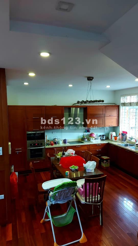 Bán biệt thự Hồ Tùng Mậu, dt 185m2, 5 tầng, MT 10m, 23.6 tỷ