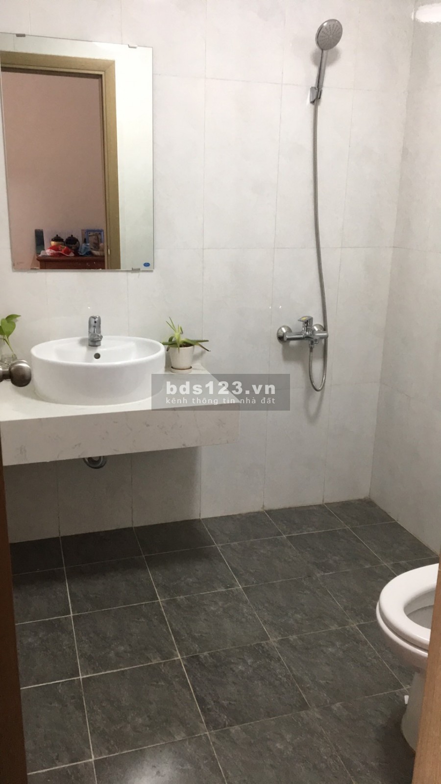 Tôi cần bán nhanh căn hộ 2pn-2vs cc Samsora ( cạnh bưu điện hà đông) full đồ, giá 1ty850. lh: 0962027838