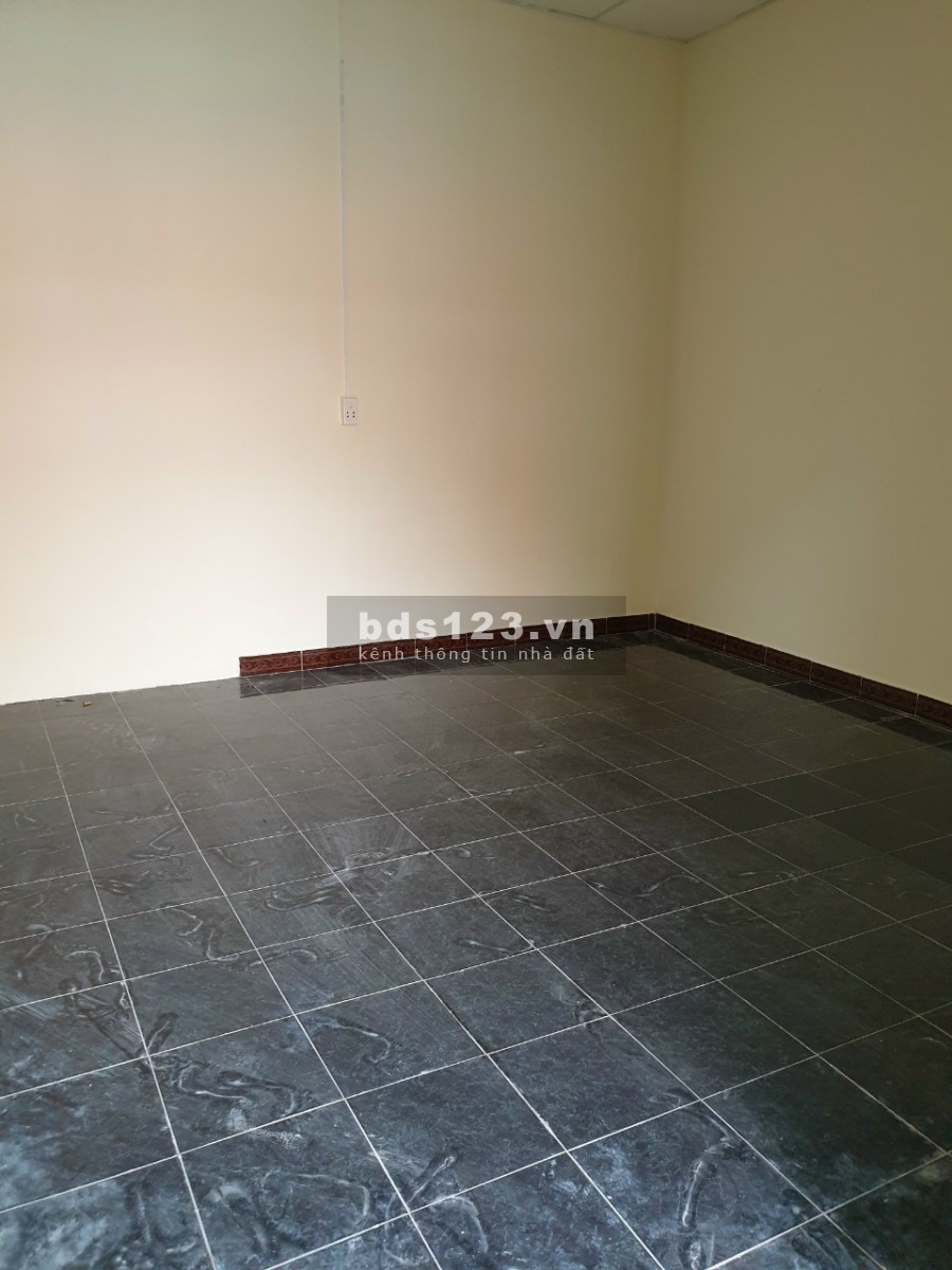 Nhà mới sửa 90m2 - 2 phòng ngủ, gần cao đẳng công thương, phước long b