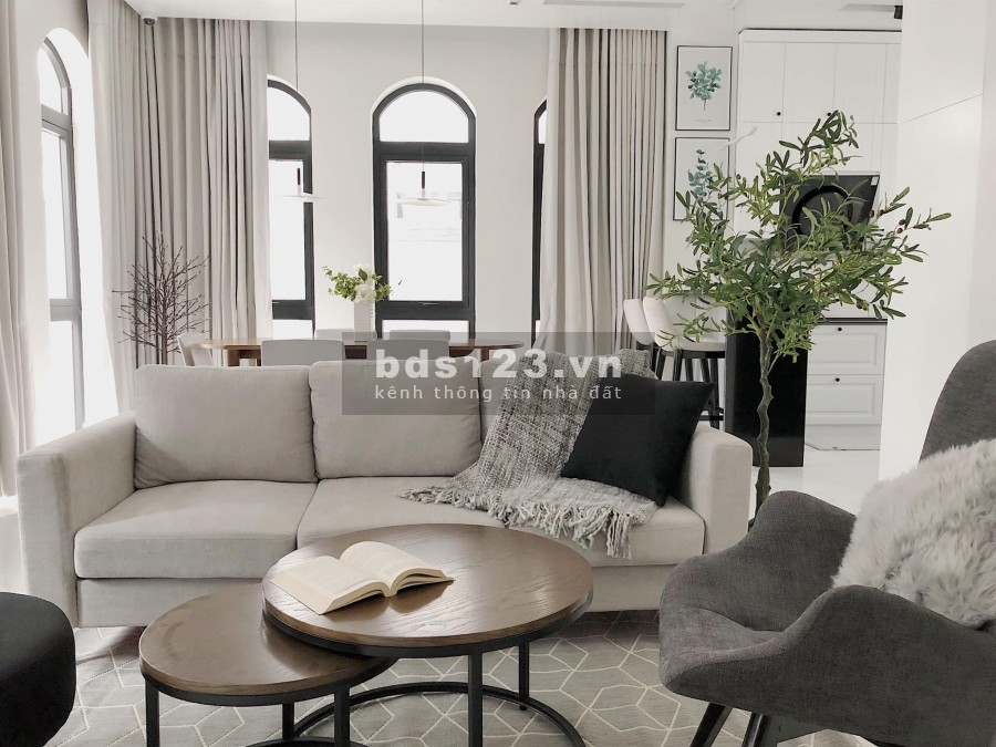Bán gấp nhà Mặt phố Lê Thanh Nghị giá 17,9 tỷ, 52m x 4T, nở hậu, KD lớn
