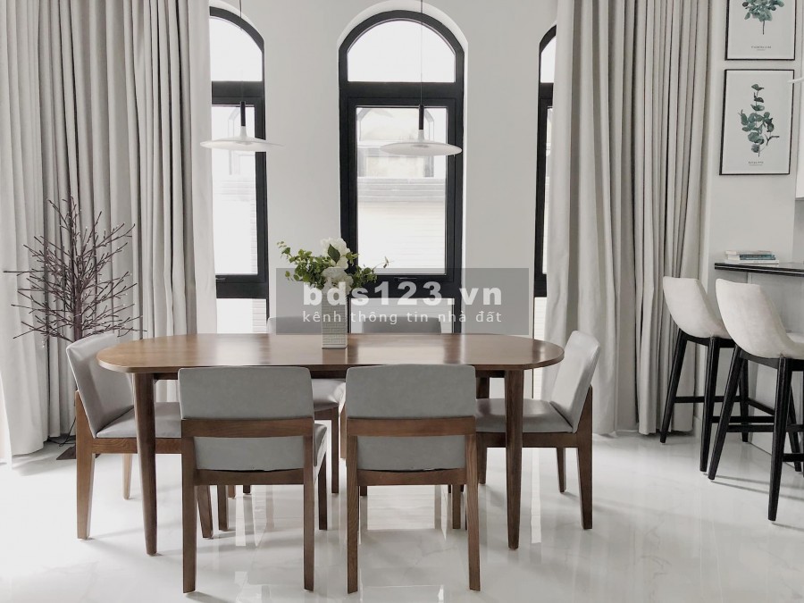 Bán gấp nhà Mặt phố Lê Thanh Nghị giá 17,9 tỷ, 52m x 4T, nở hậu, KD lớn