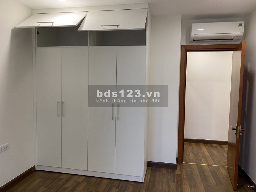 Bán gấp căn 3 ngủ 115m2 tại Goldmark City giá 3.5 tỷ, ban công Đông Bắc. LH 0949648705.