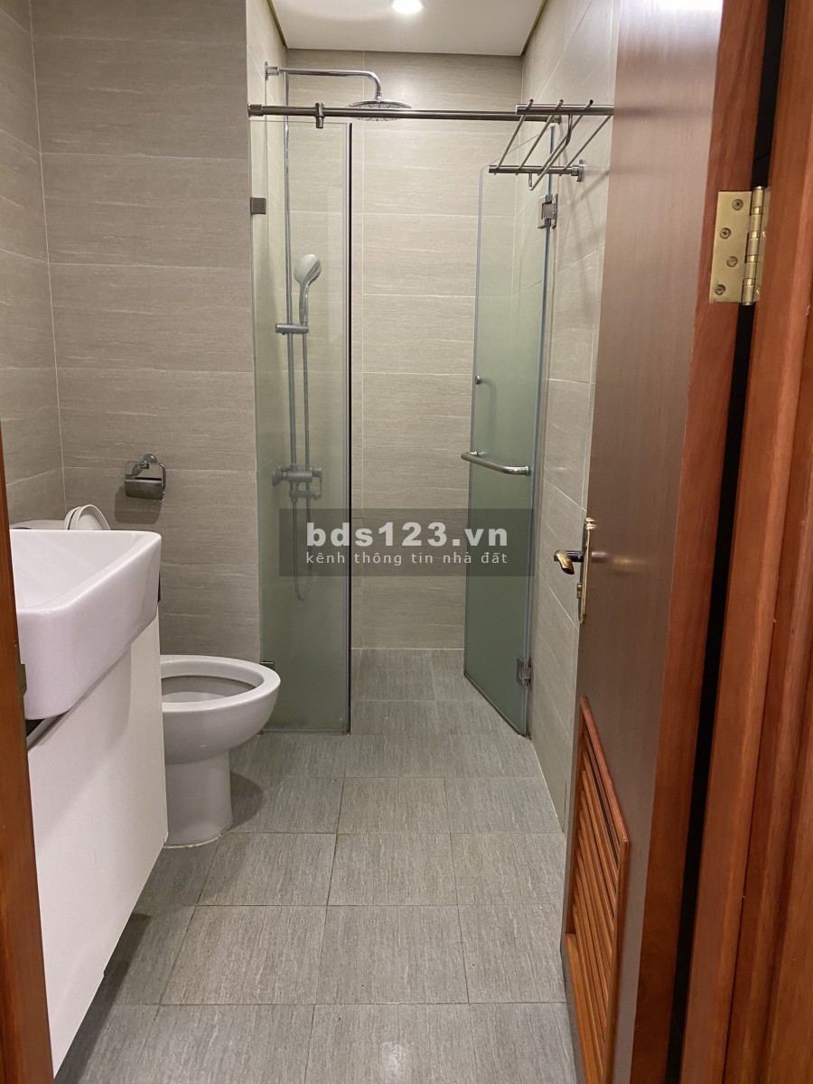 Bán gấp căn 3 ngủ 115m2 tại Goldmark City giá 3.5 tỷ, ban công Đông Bắc. LH 0949648705.