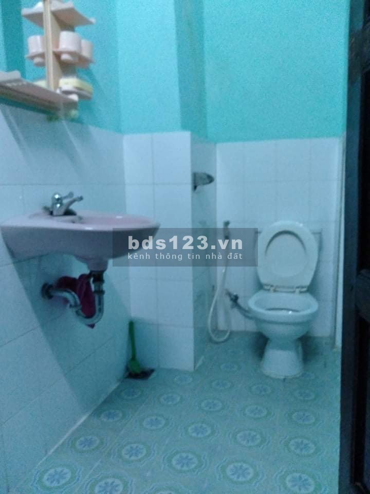 BÁN GẤP NHÀ MẶT TIỀN TRẦN QUỐC TOẢN SAU LƯNG CHỢ TÂY LỘC LH 0858687880