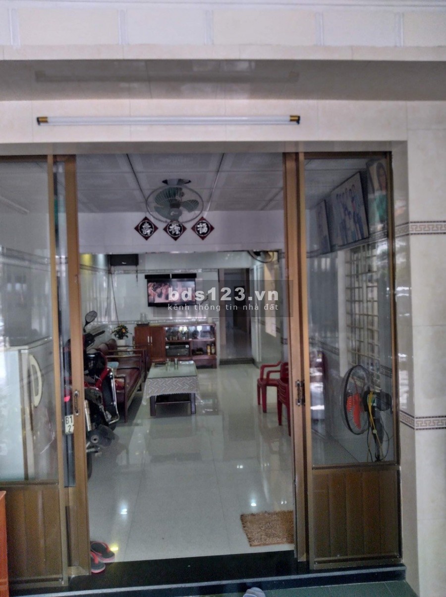 BÁN GẤP NHÀ MẶT TIỀN TRẦN QUỐC TOẢN SAU LƯNG CHỢ TÂY LỘC LH 0858687880