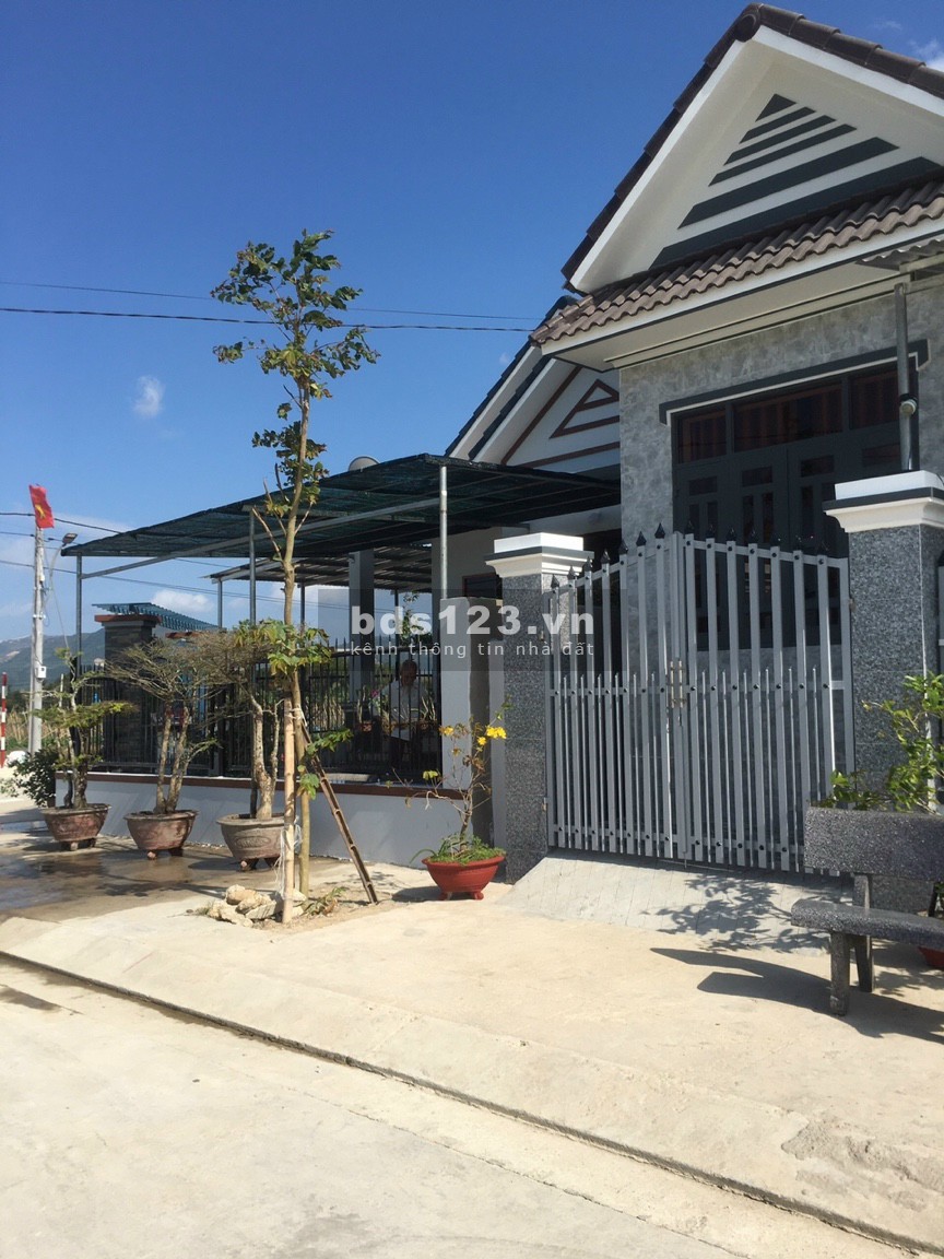 Chính chủ cần bán đất giá đầu tư (gần khu du lịch Suối Tiên) - Từ 450tr giá bao sổ
