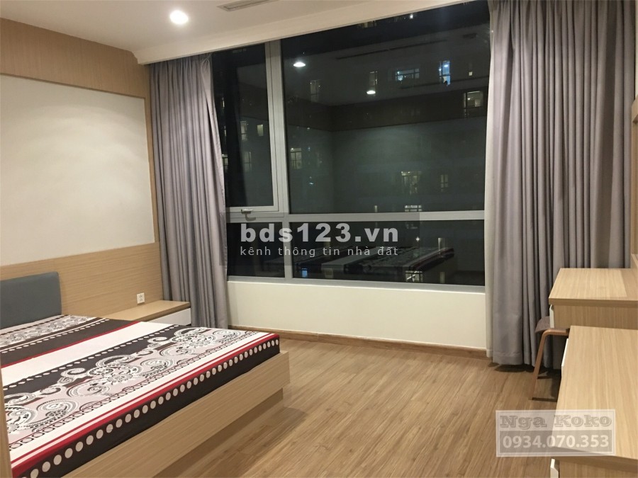 Căn hộ Vinhomes Central Park Q.Bình Thạnh cho thuê căn hộ 4PN Full nội thất đầy đủ lh 0934070353 Nga