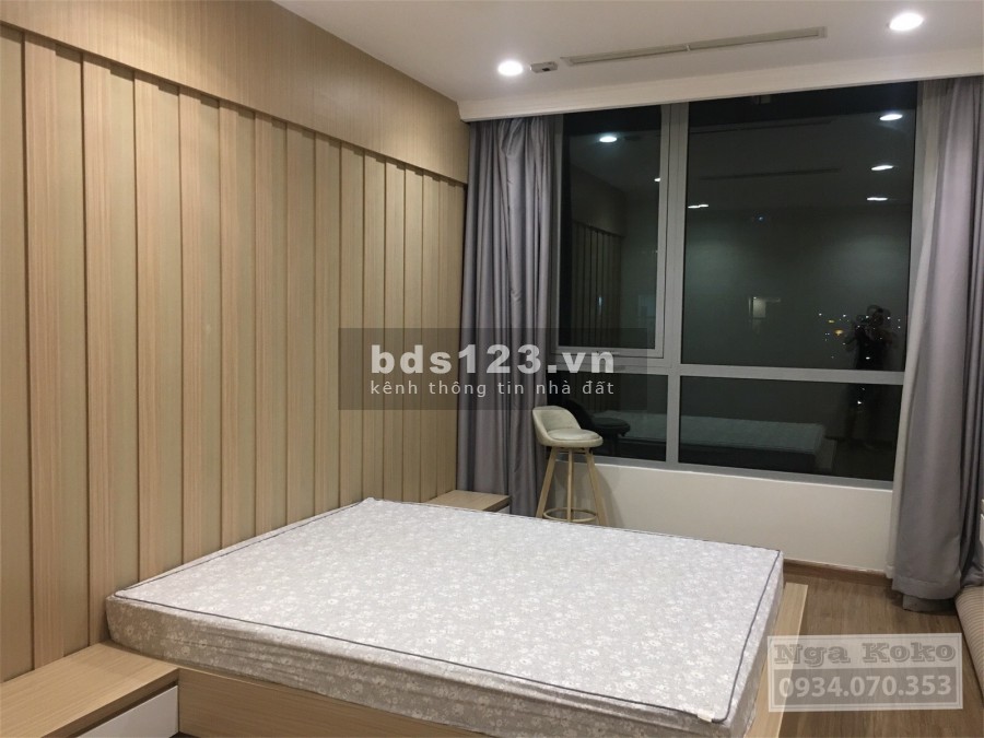 Căn hộ Vinhomes Central Park Q.Bình Thạnh cho thuê căn hộ 4PN Full nội thất đầy đủ lh 0934070353 Nga