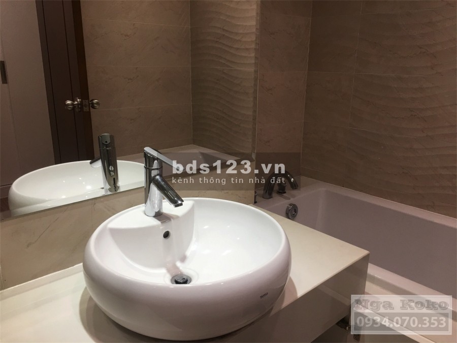 Căn hộ Vinhomes Central Park Q.Bình Thạnh cho thuê căn hộ 4PN Full nội thất đầy đủ lh 0934070353 Nga