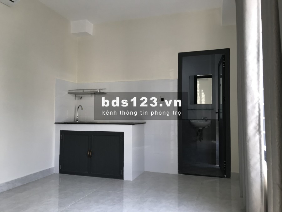 Phòng trọ có gác mới xây nội thất cơ bản đường Lâm Văn Bền Quận 7 giá chỉ từ 3tr5