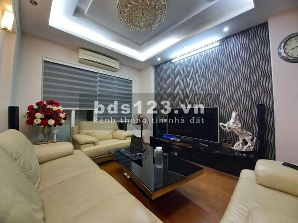 Chỉ 6 tỷ3 có nhà Thái Hà 48m2 x 5 tầng ôtô qua - gần phố - ngõ thông