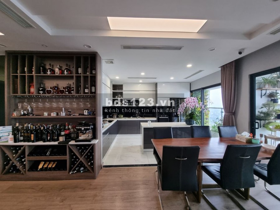 Bán gấp căn Penhouse 260m2, ban công ĐN, Imperia Garden, LH: 0967839010