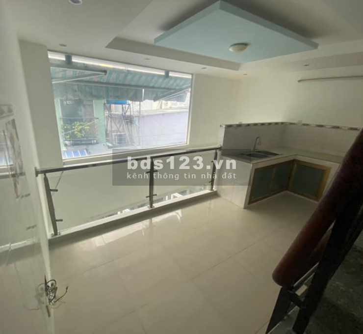 Bán nhà 3 tầng BTCT Nguyễn Văn Lượng, P.17, GV 31m2 3.3 tỷ TL
