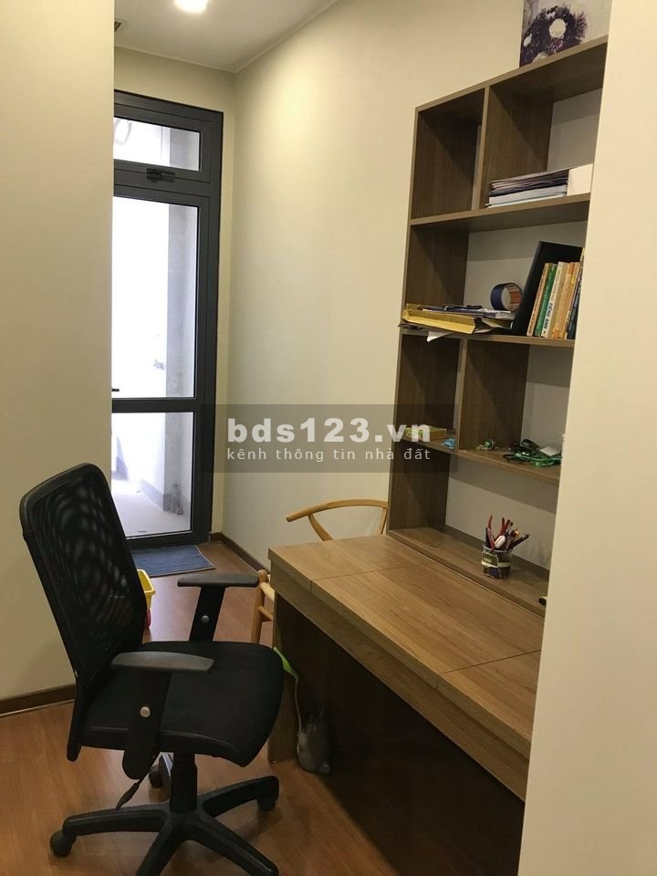 CH 03PN, 93m2, HC: Nam, tầng đẹp, full đồ giá chỉ 40tr/m2 tại Tràng An Complex.