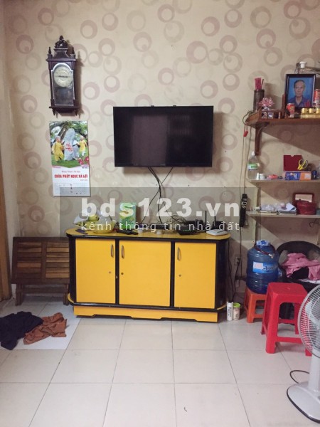 Chỉ 2 tỷ 3 sở hữu nhà TT Quận 3, Võ Văn Tần, 21 m2, 2 tầng gần mặt tiền