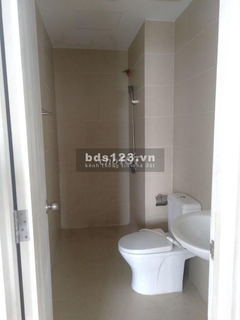 Nữ ở GHÉP CHUNG CƯ CITIHOME 2PN-2WC FULL NỘI THẤT