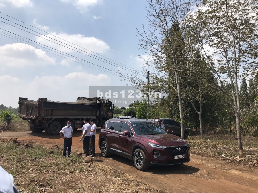 Đất ngay mặt tiền đường Bàu Cạn,gần sân bay Long Thành. Lh…
