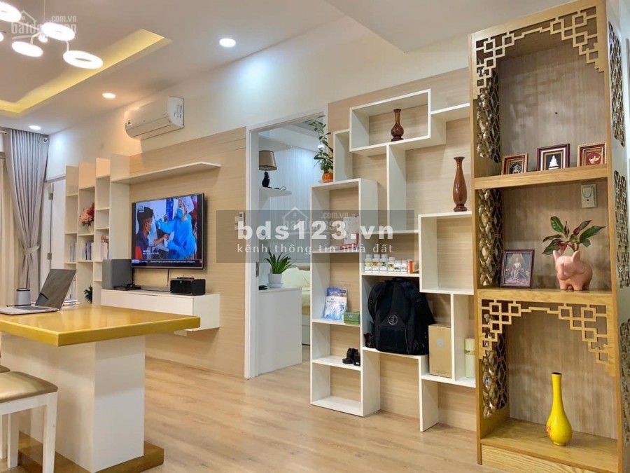 Cần cho thuê căn hộ rộng 68m2, 2 PN, tầng cao, thông thoáng, cc Golden Mansion, giá 14 triệu/tháng