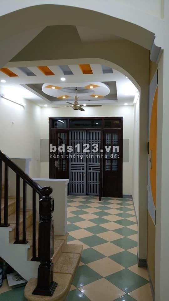 Ngõ thông, ở ngay Kim Giang DT 38m2x5T, MT4m Giá 2tỷ8