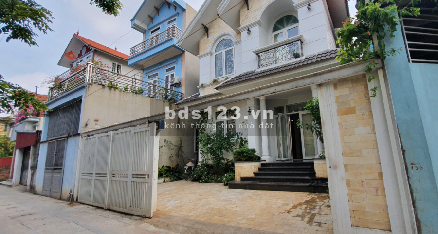 Cho thuê biệt thự 2 tầng khu Vân Nội ngay sát chân cầu Nhật Tân