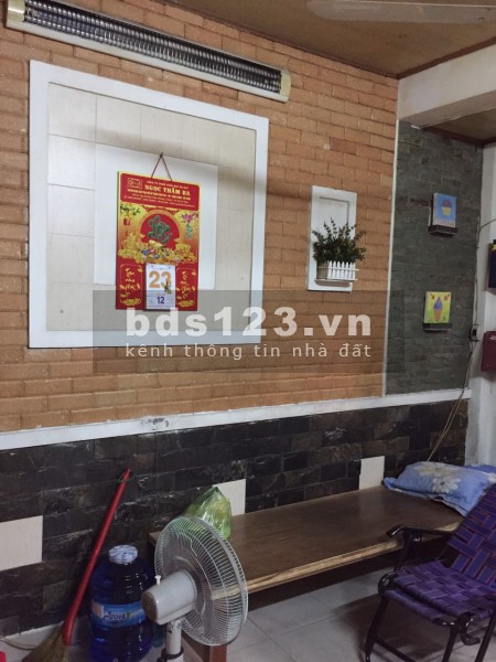 Chỉ 2 tỷ 3 sở hữu nhà TT Quận 3, Võ Văn Tần, 21 m2, 2 tầng gần mặt tiền
