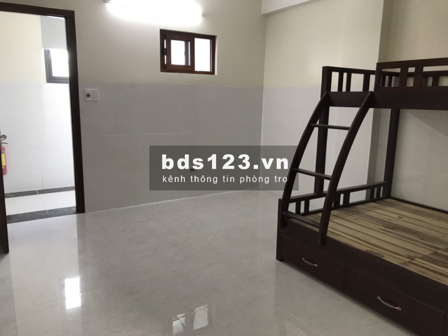 Phòng trọ có gác mới xây nội thất cơ bản đường Lâm Văn Bền Quận 7 giá chỉ từ 3tr5