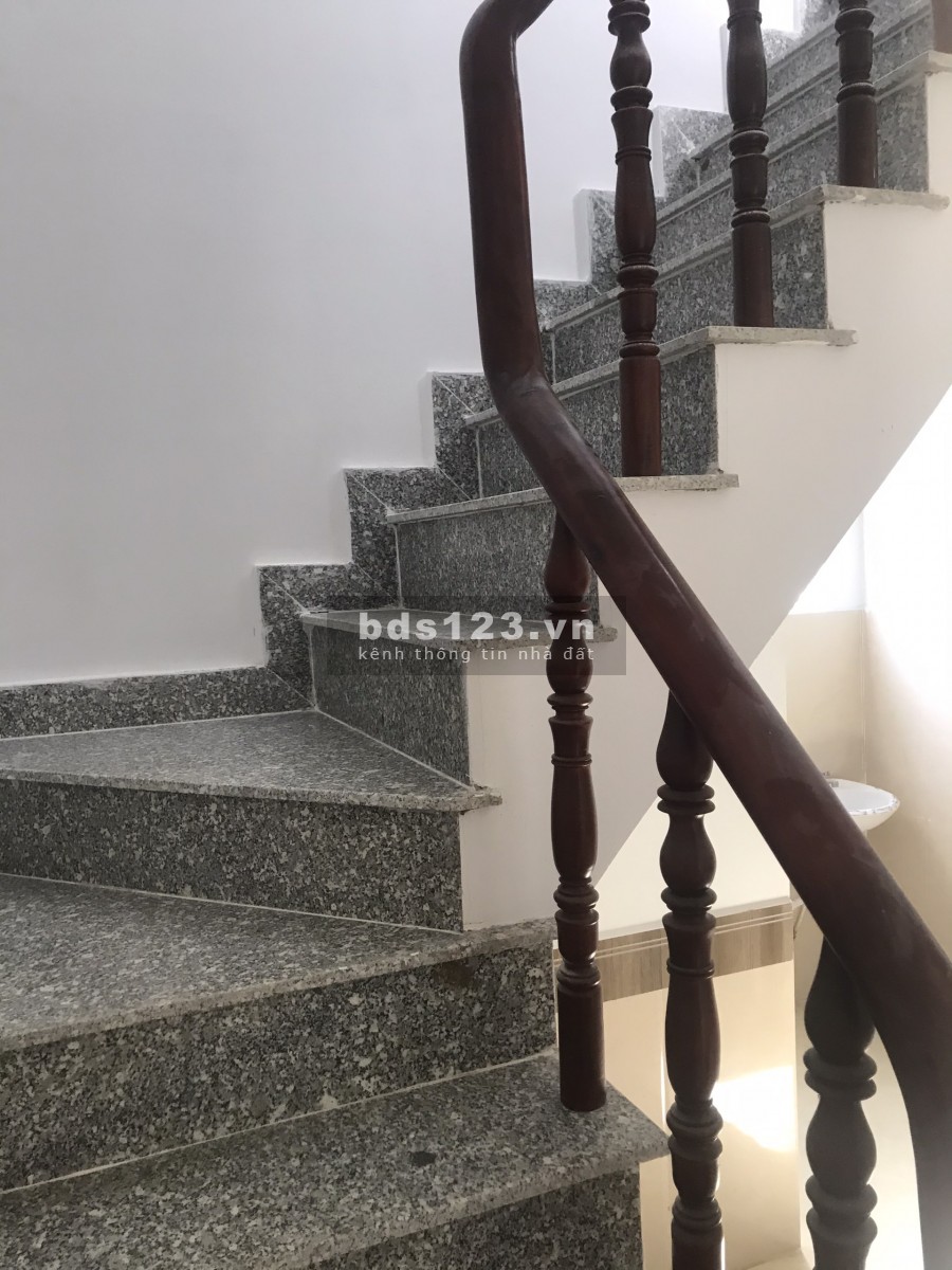 khách gửi bán nhà sổ hồng đầy đủ, có thương lượng nhẹ