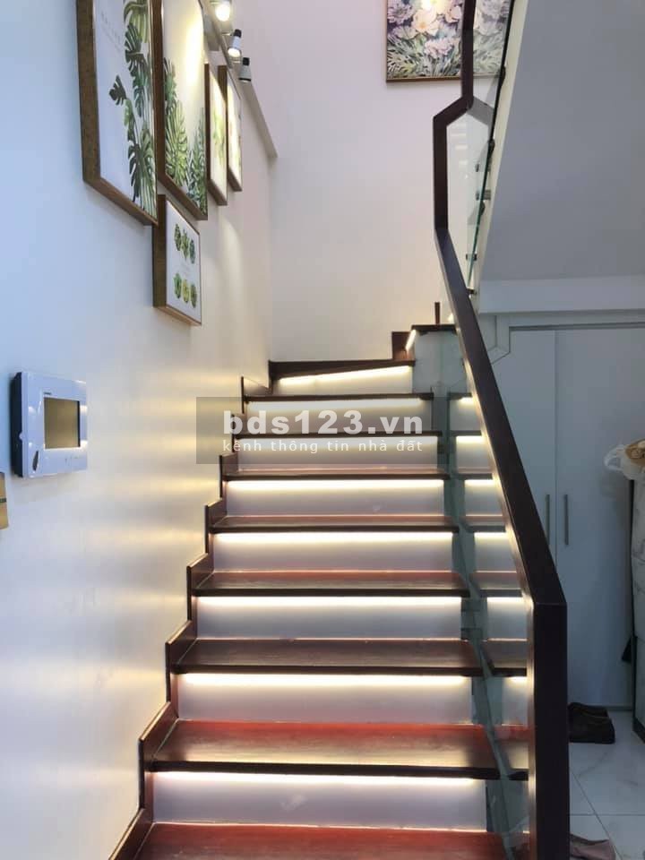 Cần bán gấp căn Duplex 3PN 101m Vinhomes Gardenia tòa A3, Giá 4 tỷ