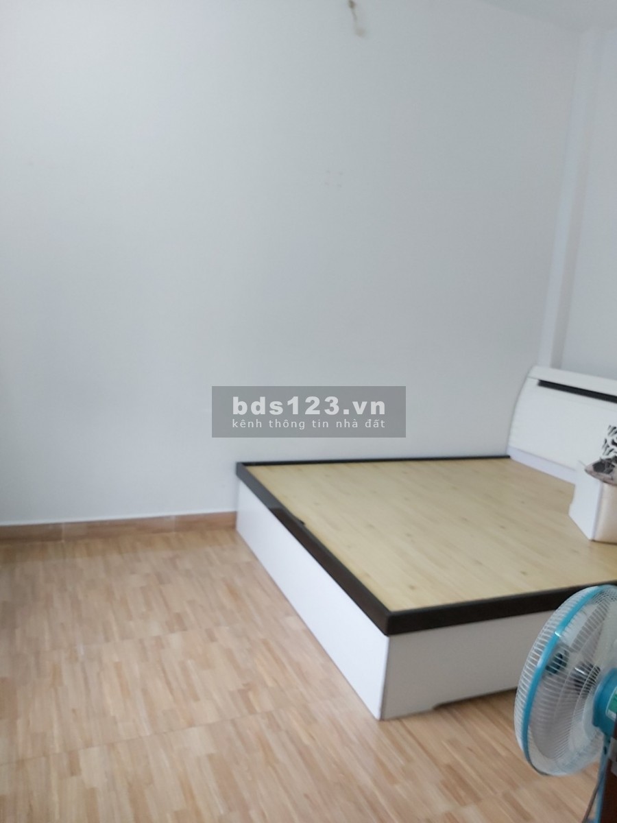 CHO THUÊ NHÀ CĂN GÓC, HẺM XE TẢI ( 6X11 m2) 9 tr/ 1 tháng