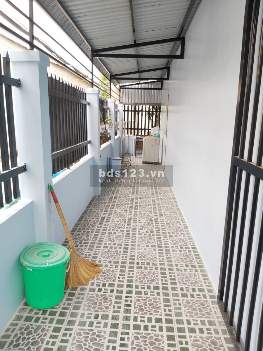 CHO THUÊ NHÀ CĂN GÓC, HẺM XE TẢI ( 6X11 m2) 9 tr/ 1 tháng