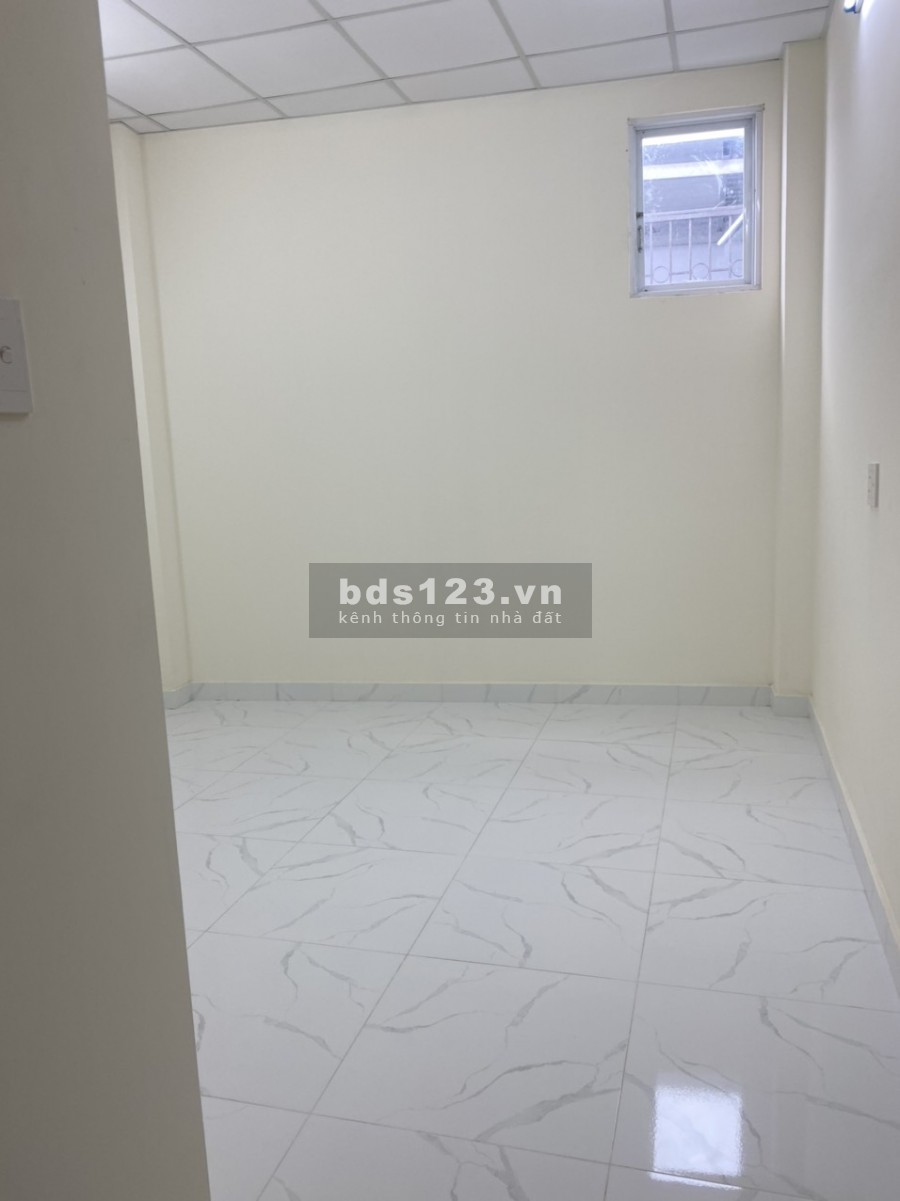 Cho thuê nhà quốc lộ 13, đôi diện bến xe Miền Đông, nhà mới – 25tr