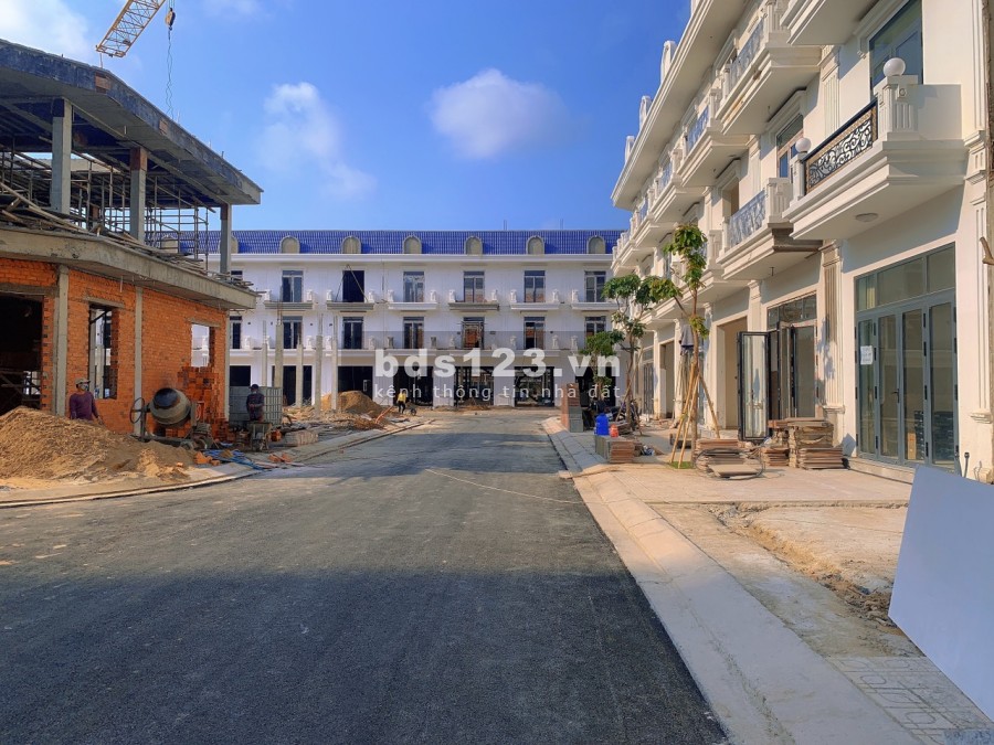 NHÀ PHỐ PHƯƠNG NAM NGAY CẠNH TRƯỜNG CAO ĐẲNG BẾN TRE