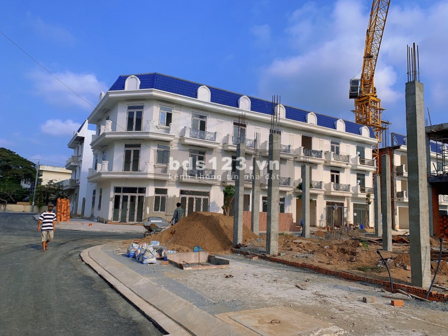 NHÀ PHỐ PHƯƠNG NAM NGAY CẠNH TRƯỜNG CAO ĐẲNG BẾN TRE