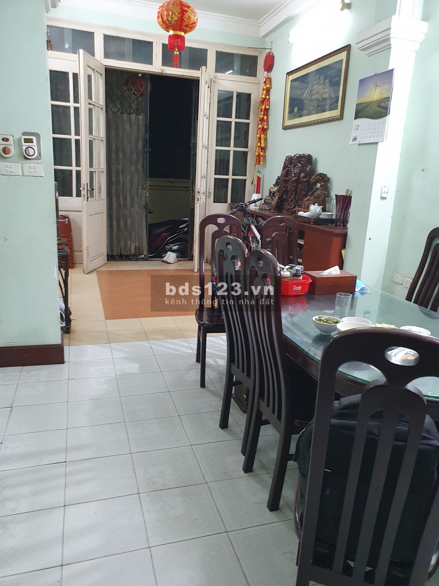 Bán nhà phố Nguyễn Khánh Toàn 67 m2 giá 7.5 tỷ lô góc, oto kinh doanh