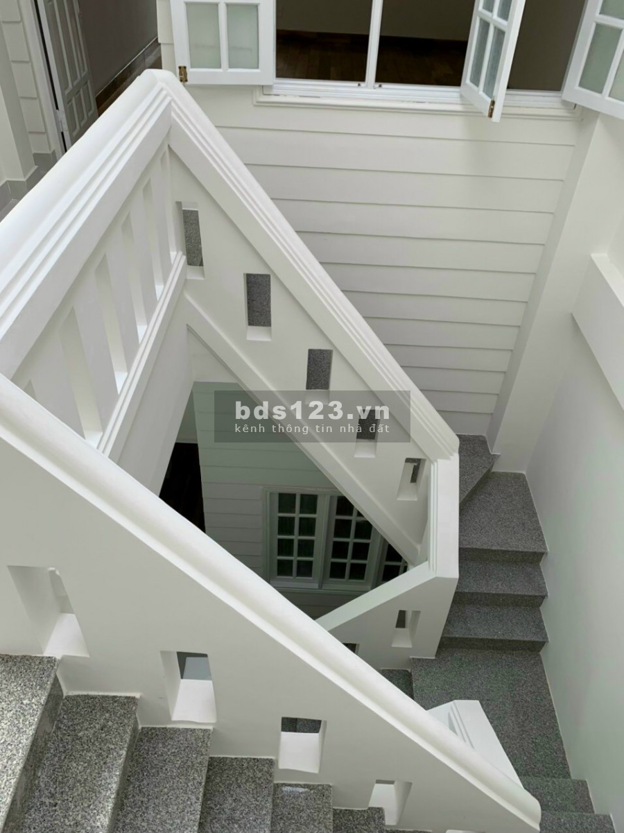 Cần bán nhà Đà lạt khu đông dân cư gần tất cả các trường thích hợp cho việc định cư lâu dài