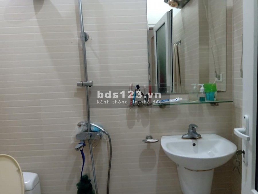 Bán Nhà GIÁP NHỊ 30M 5T Vị Trí ĐẸP Ngõ Nông 3 Gác . Gần Phố