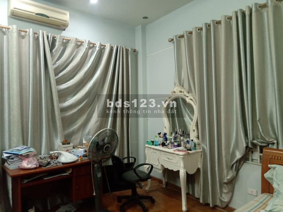 Bán Nhà GIÁP NHỊ 30M 5T Vị Trí ĐẸP Ngõ Nông 3 Gác . Gần Phố