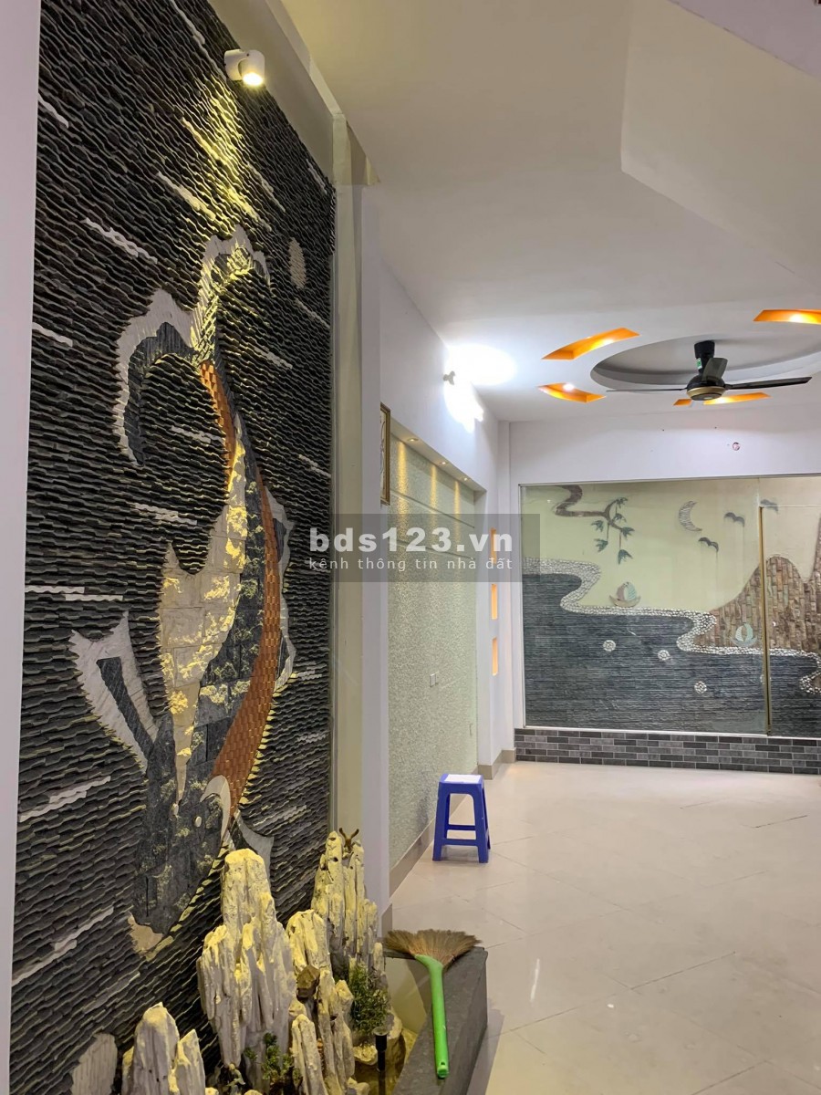 Bán nhà ngõ 1194/136 Chùa Láng, lô góc, ngõ thông, 50m2* 5T, giá 5,1 tỷ
