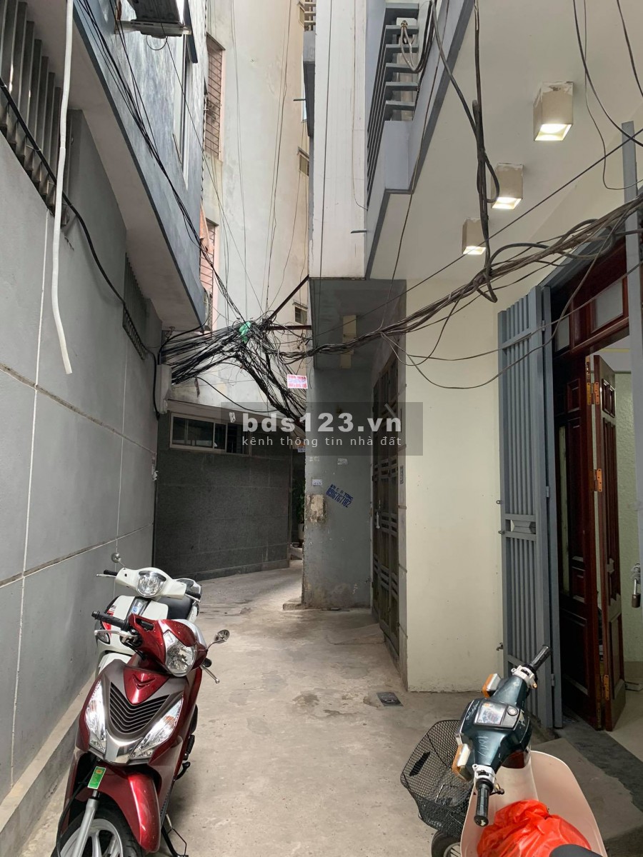 Bán nhà ngõ 1194/136 Chùa Láng, lô góc, ngõ thông, 50m2* 5T, giá 5,1 tỷ