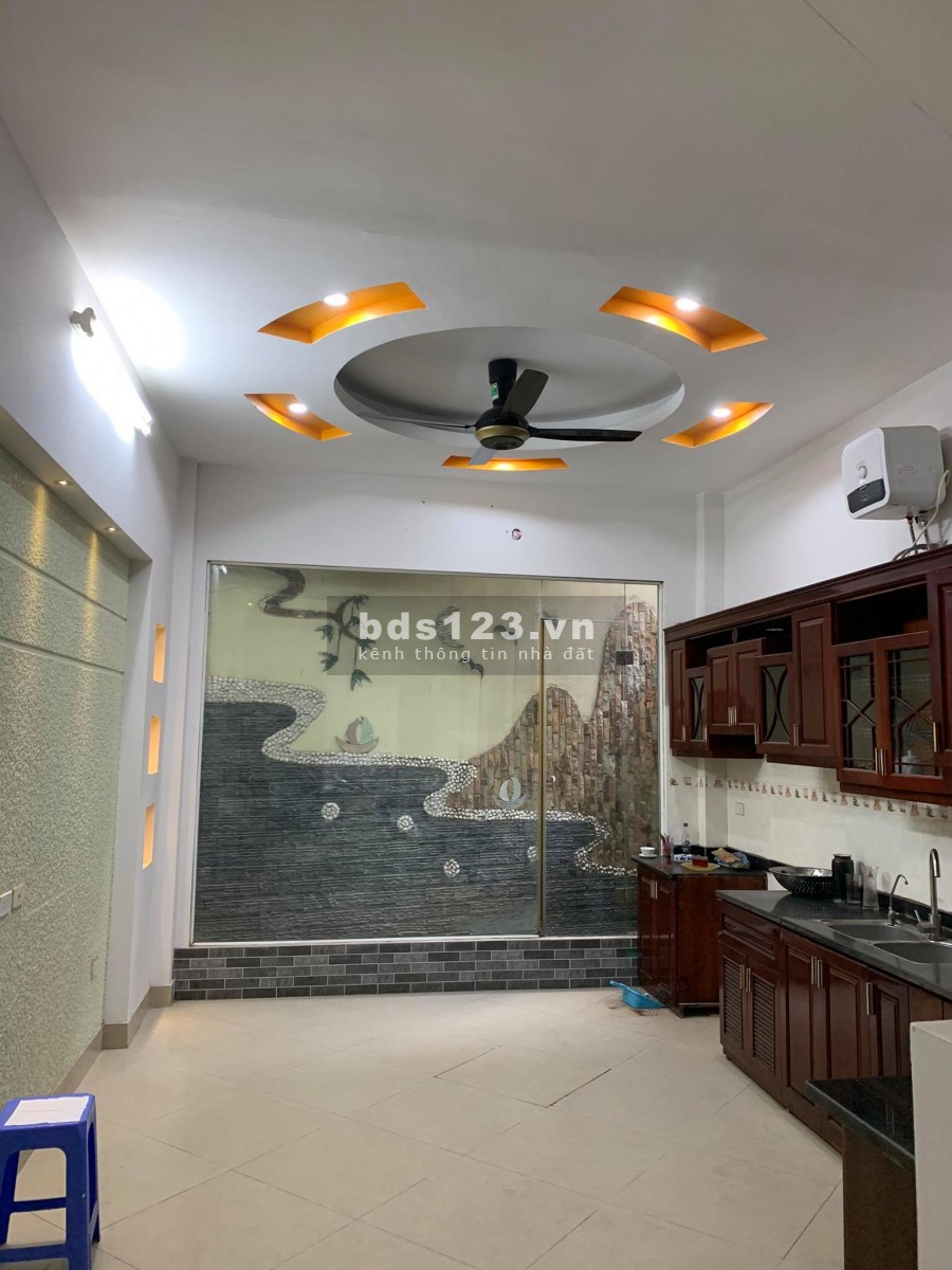 Bán nhà ngõ 1194/136 Chùa Láng, lô góc, ngõ thông, 50m2* 5T, giá 5,1 tỷ