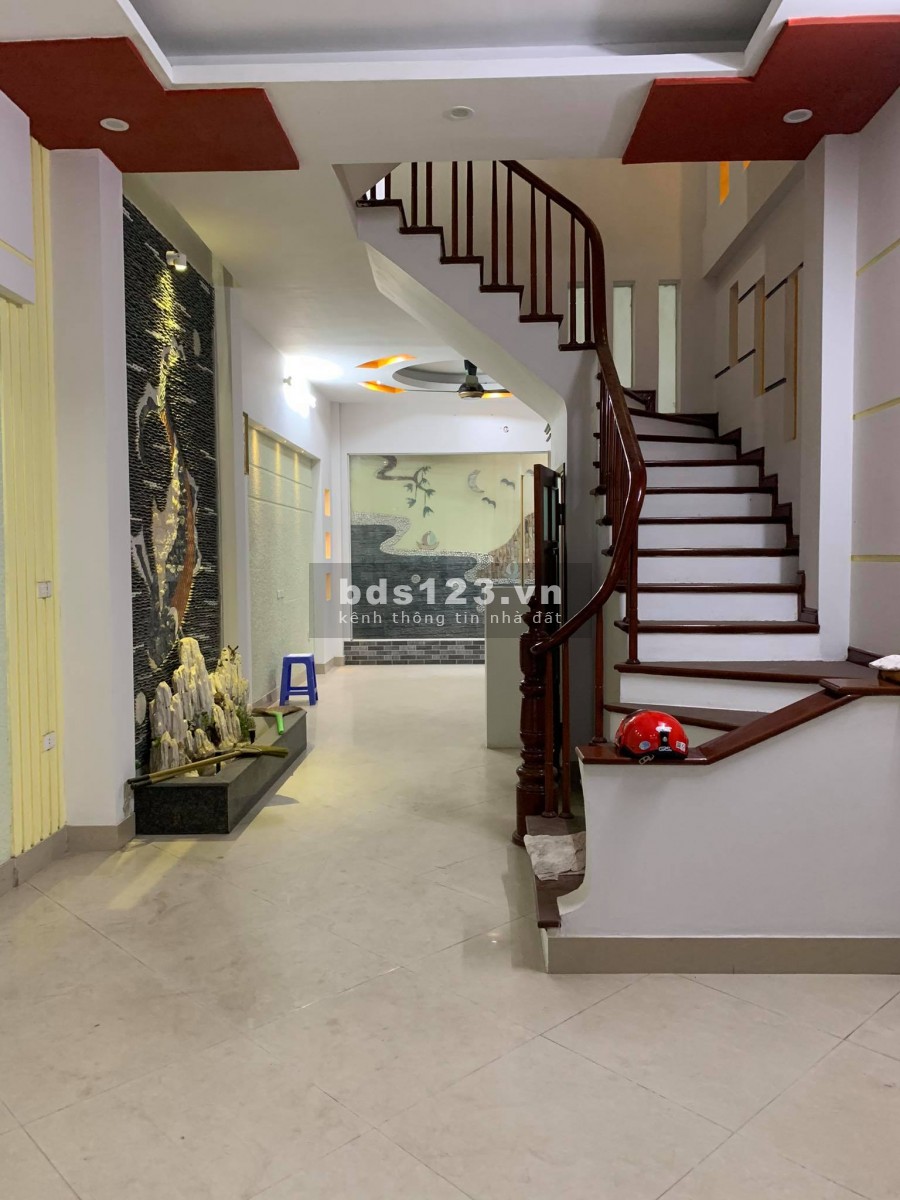 Bán nhà ngõ 1194/136 Chùa Láng, lô góc, ngõ thông, 50m2* 5T, giá 5,1 tỷ