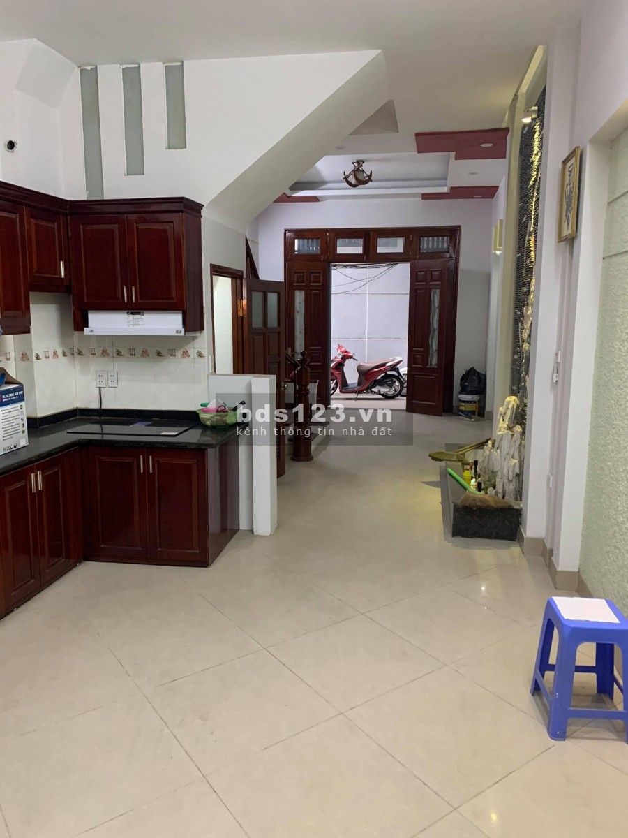 Bán nhà ngõ 1194/136 Chùa Láng, lô góc, ngõ thông, 50m2* 5T, giá 5,1 tỷ