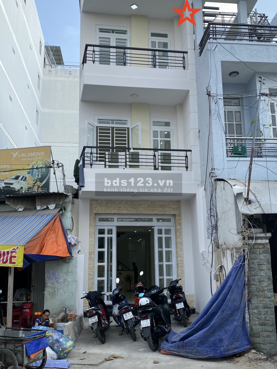 Nhà mới 100% Đinh Bộ Lĩnh thông QL13, 4x18m, trệt 2lầu, 4pn, 5wc.