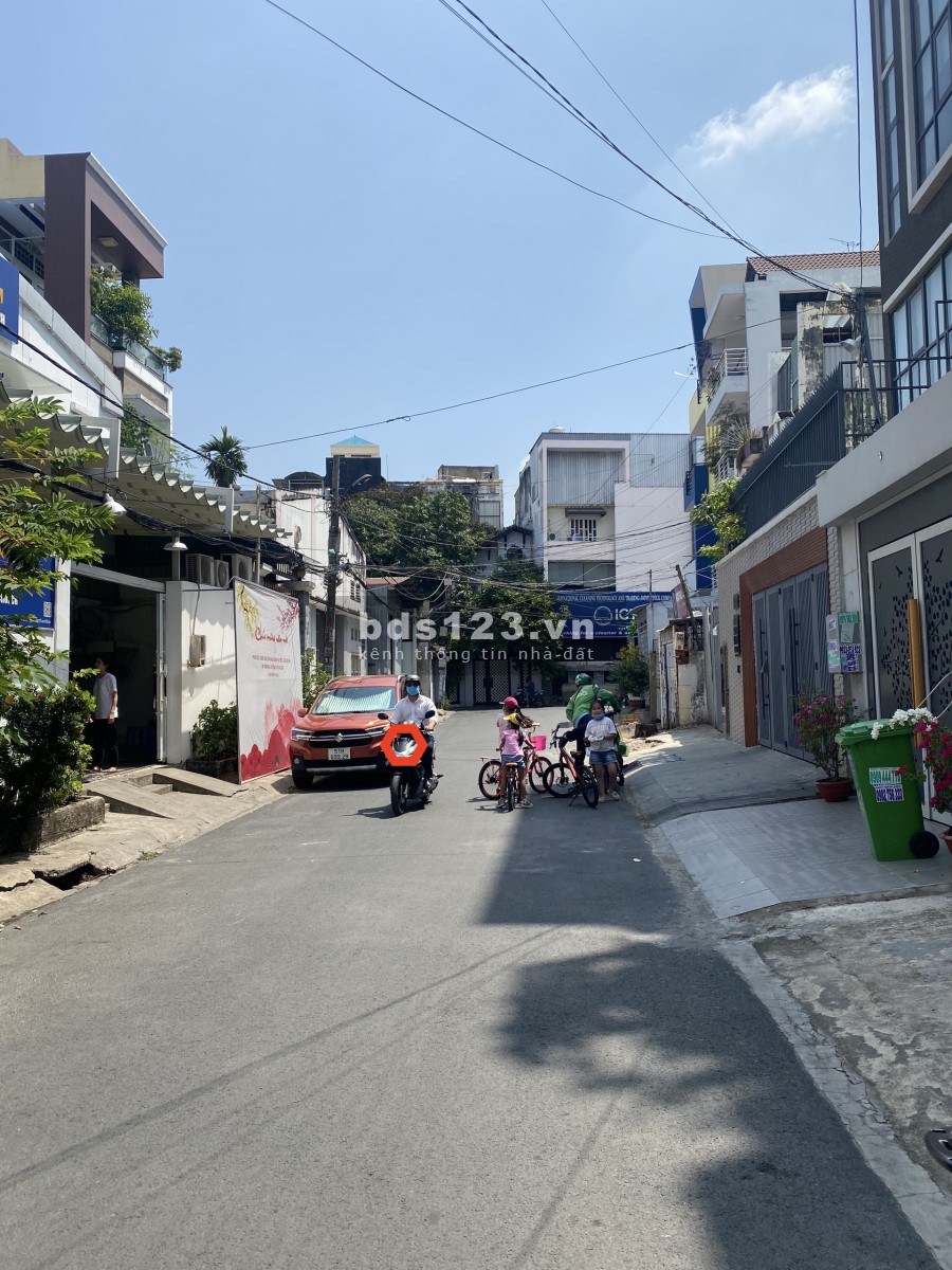 MT HXT Hoàng Hoa Thám 4x13m, 1trệt, 2lầu, 4pn, 4wc. Giá 22tr.