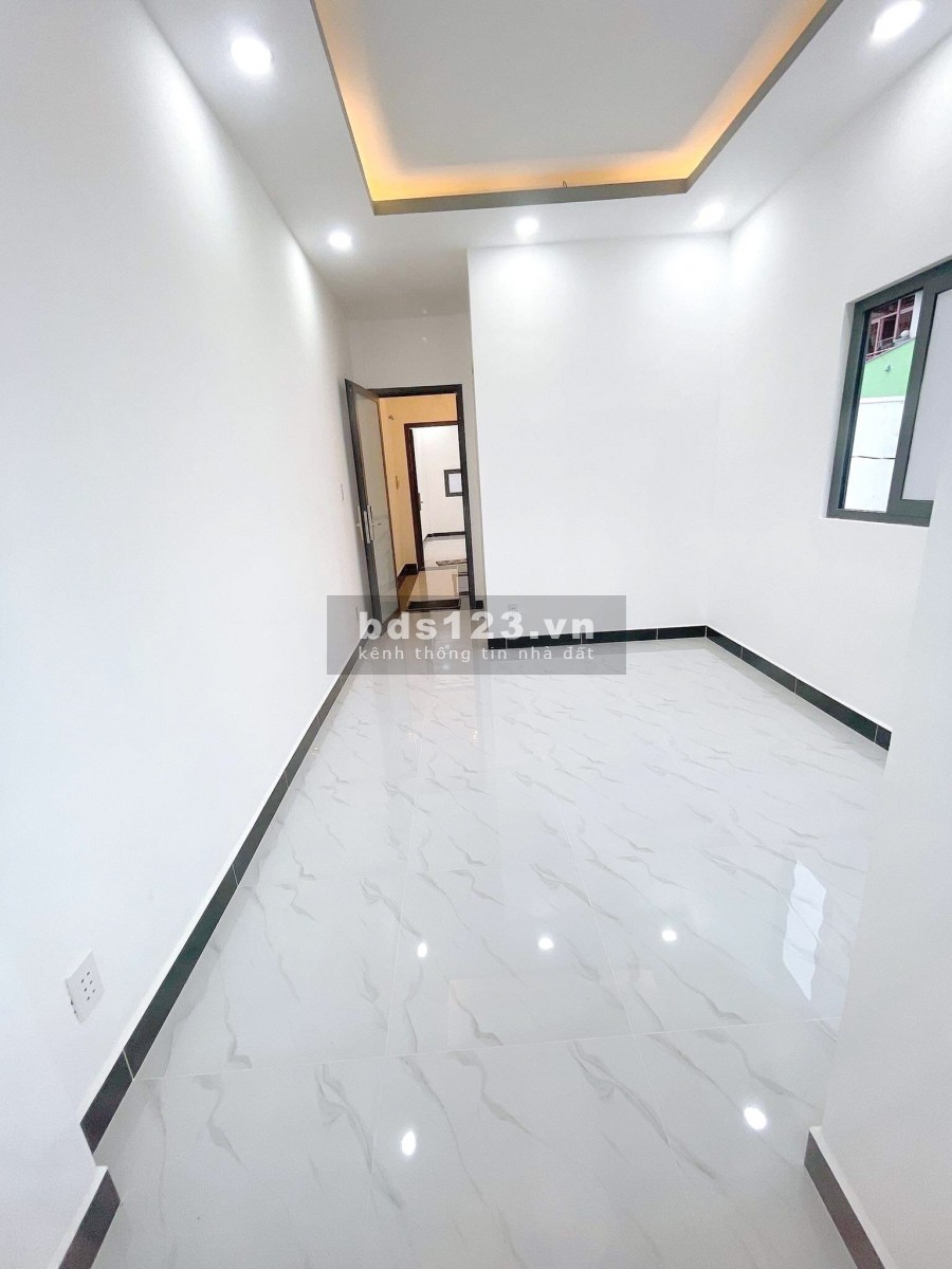 Nhà mới, nở hâu, 1lầu căn góc hẻm Chánh Hưng P9 Q8