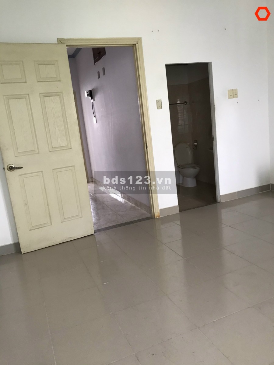 MT HXT Hoàng Hoa Thám 4x13m, 1trệt, 2lầu, 4pn, 4wc. Giá 22tr.