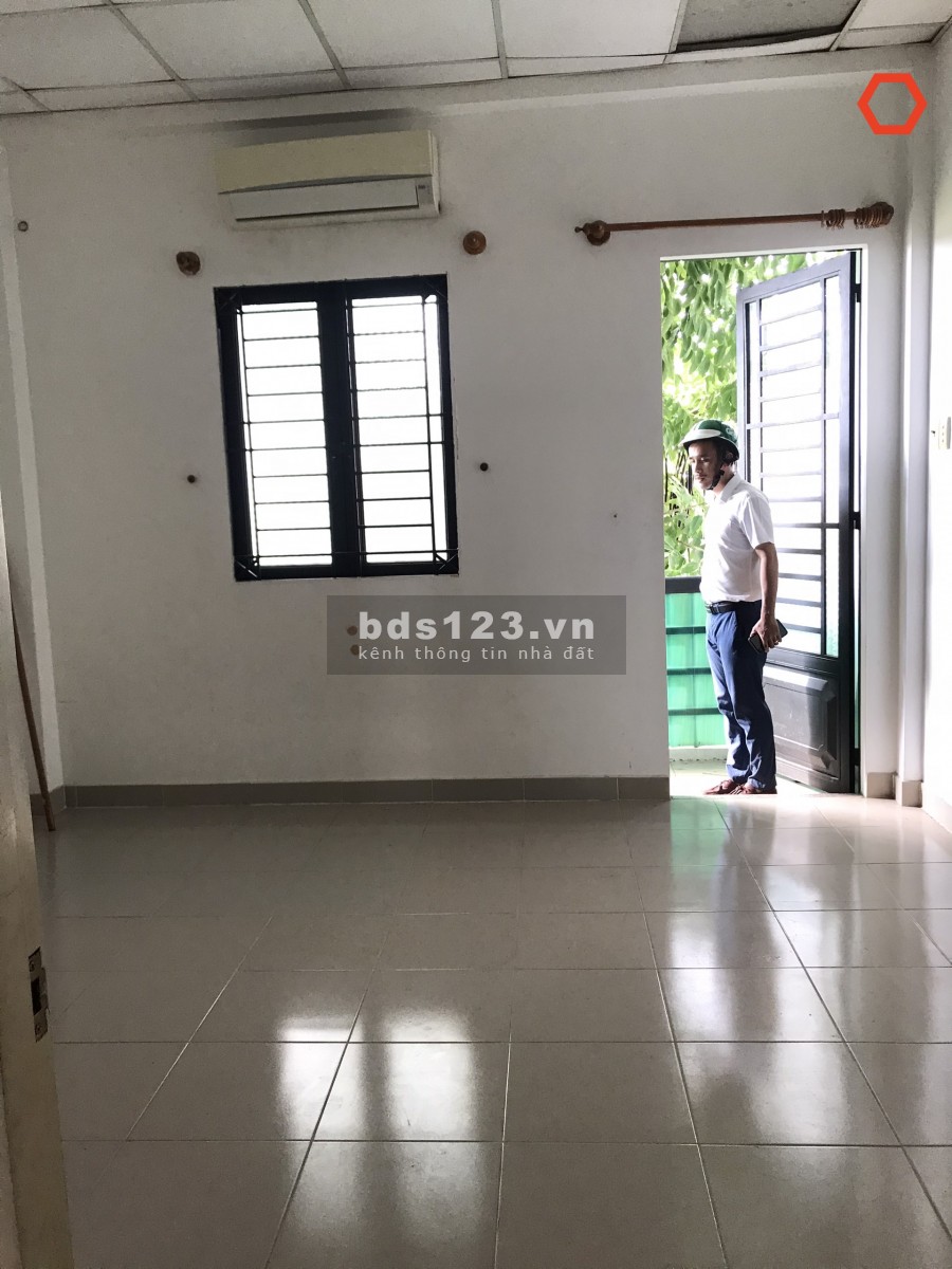 MT HXT Hoàng Hoa Thám 4x13m, 1trệt, 2lầu, 4pn, 4wc. Giá 22tr.