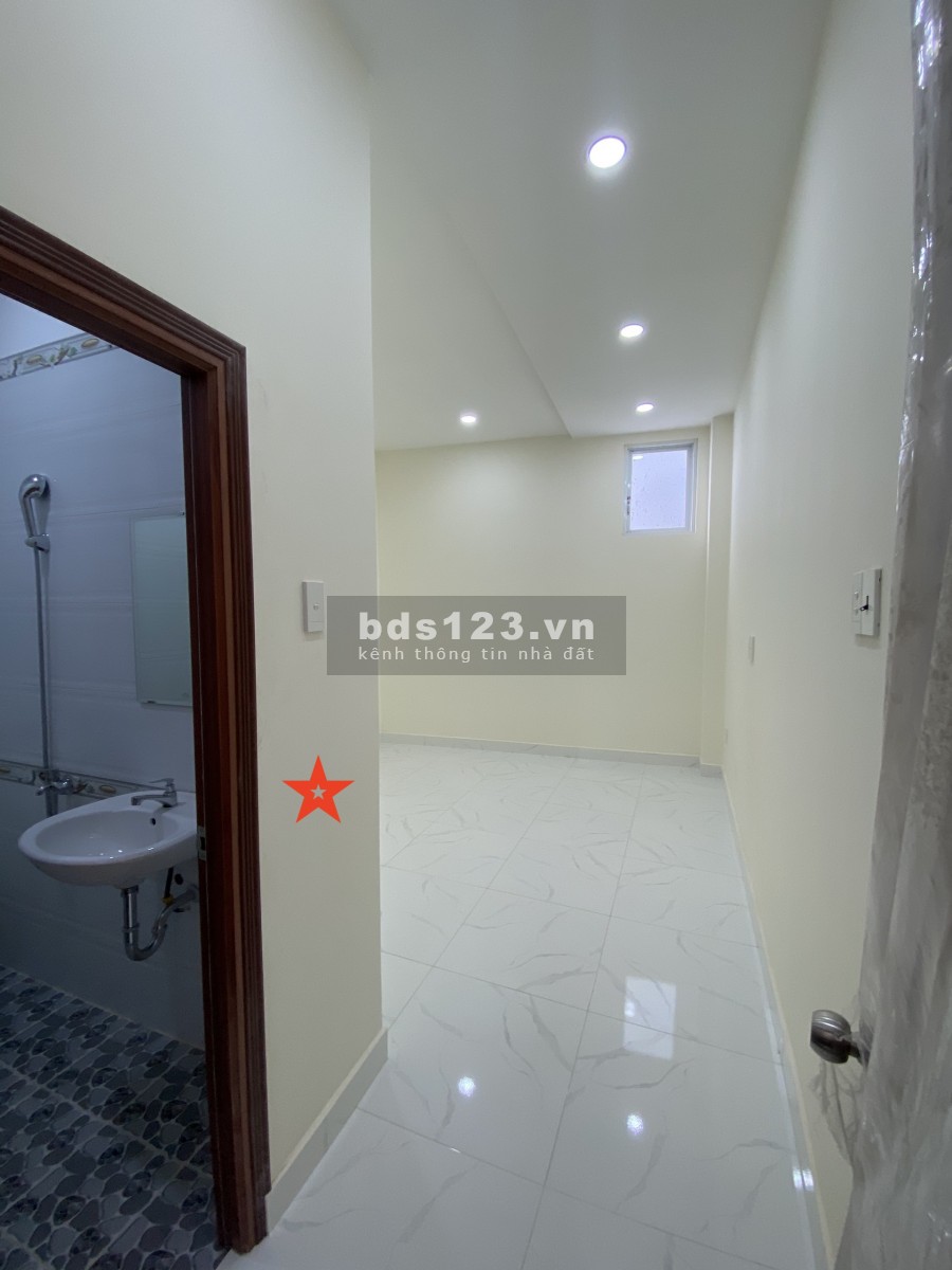 Nhà mới 100% Đinh Bộ Lĩnh thông QL13, 4x18m, trệt 2lầu, 4pn, 5wc.